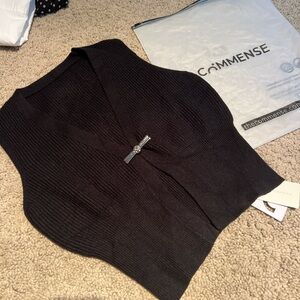 Commense Elegant Black V-Neck Sweater Vest